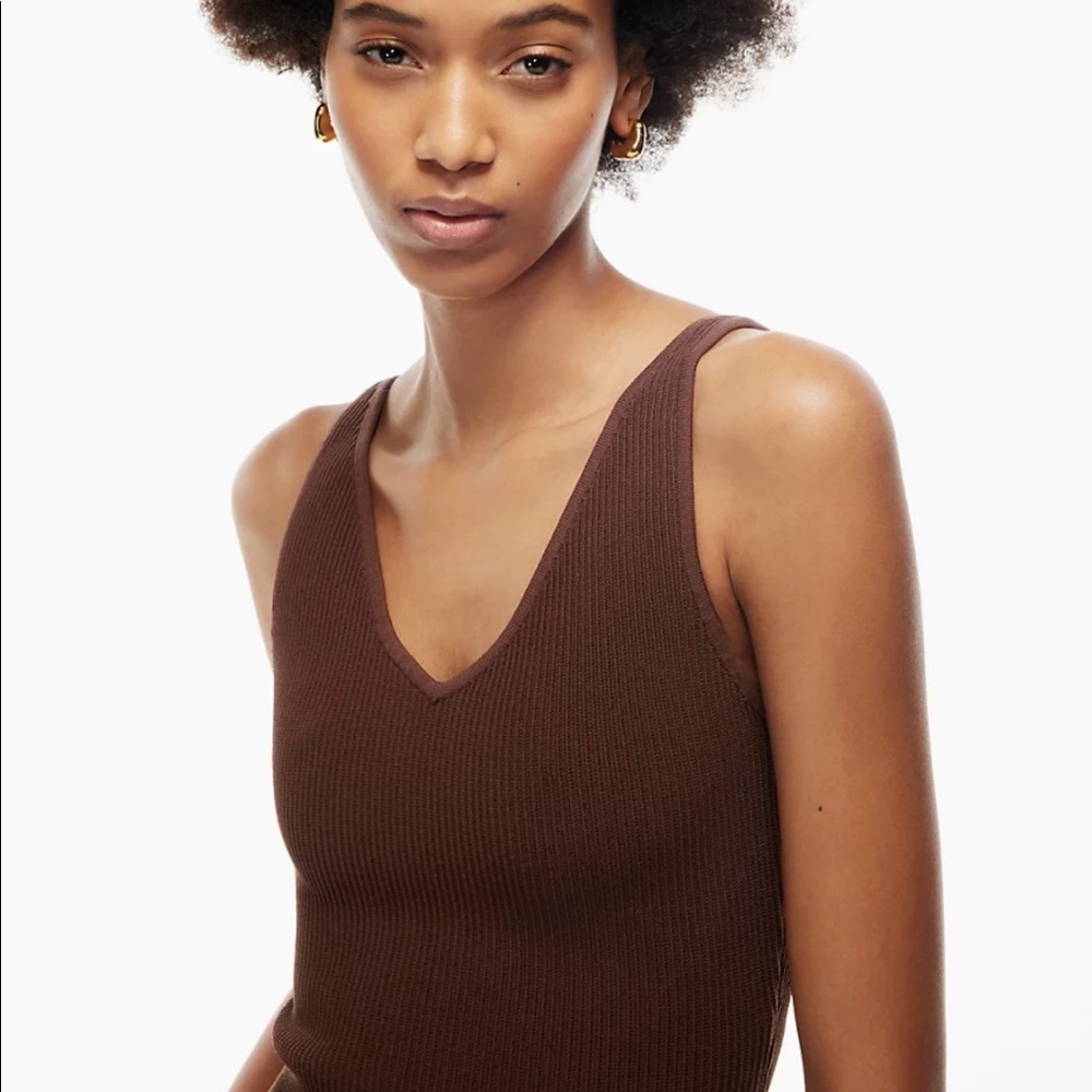NWOT Babaton Sculpt Knit double v tank in rich mocha brown